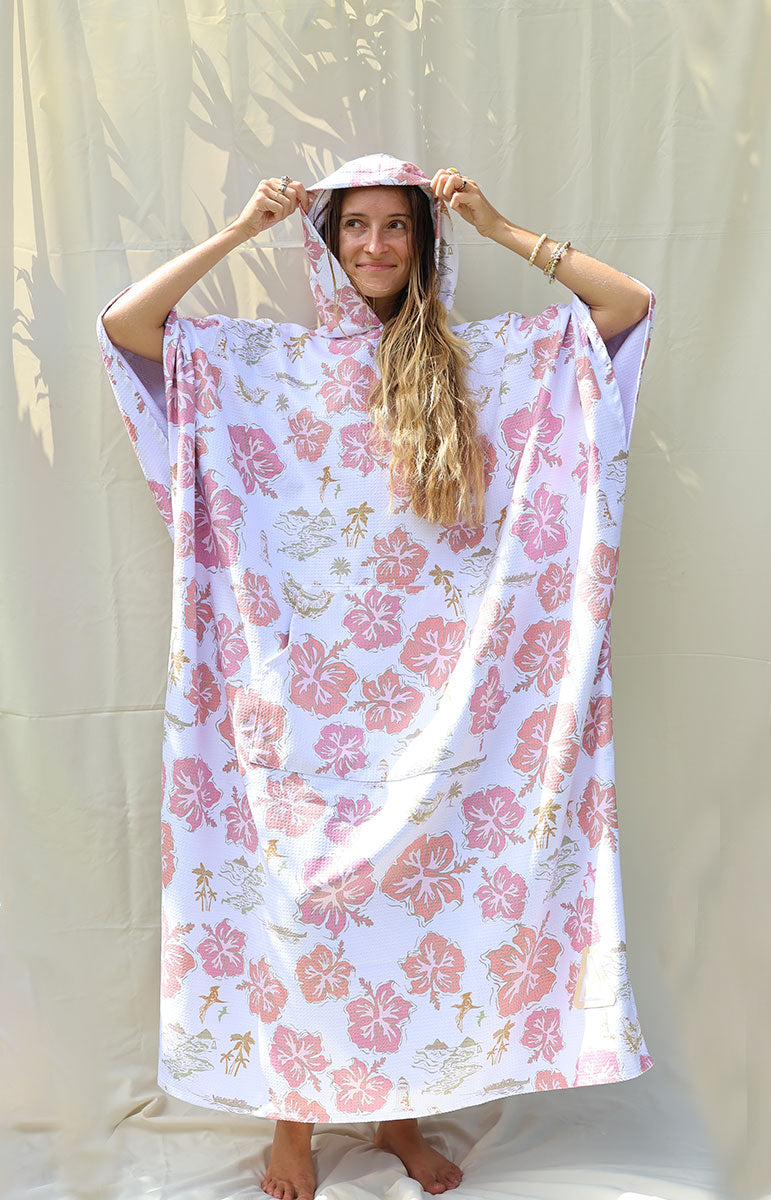 tai swim microfiber changing surf poncho in kaohao hawaiian vintage floral hawaiiana hibiscus print flower textured suring towel for changing after being cozy surfing hooded towels for hawaii surfer accessories